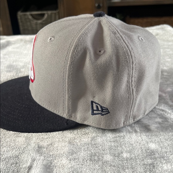 Gray and Black New Era Baseball Cap with Red Sox logo - Picture 9 of 11